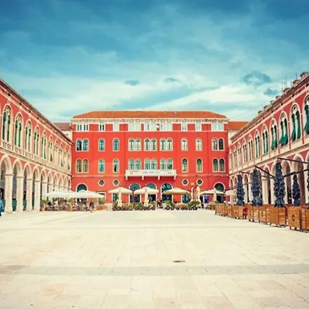 Sophie Apartman *